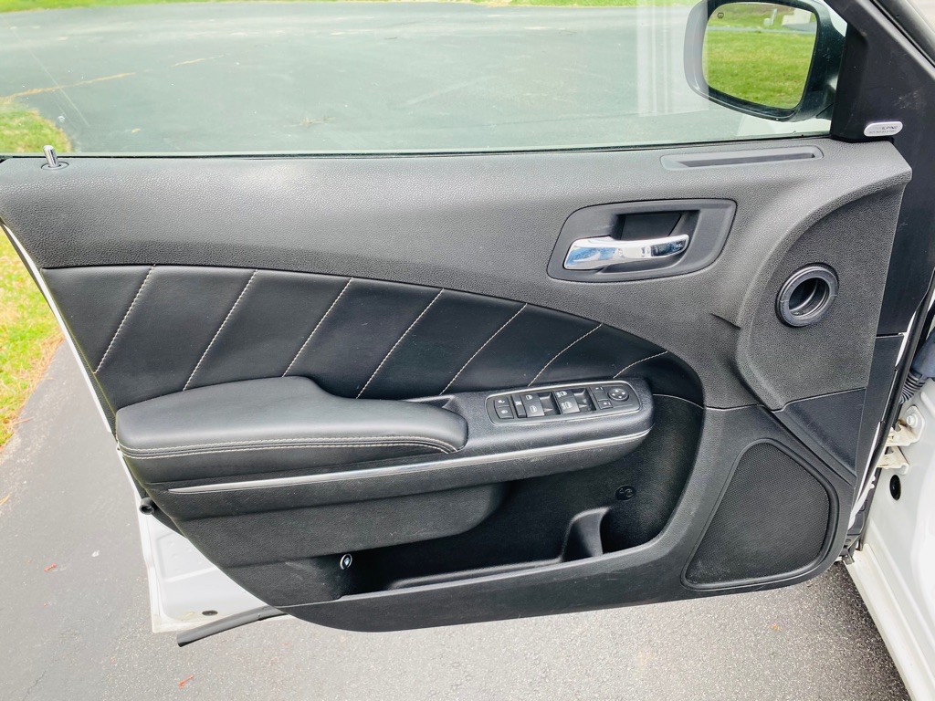 2011 Dodge Charger Image 11