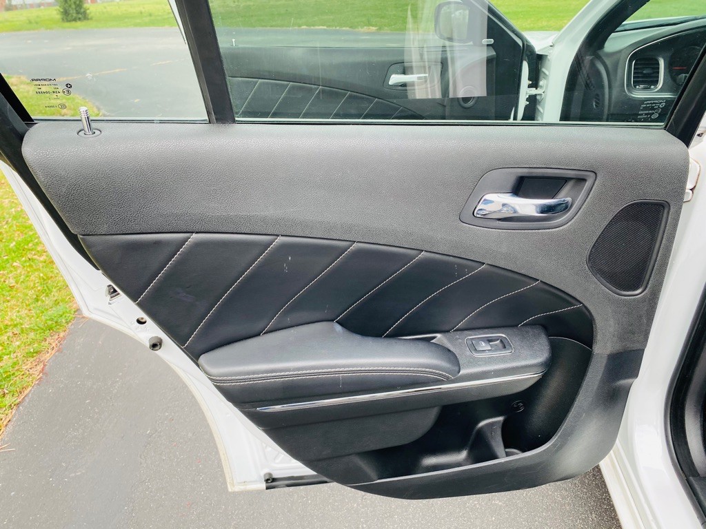 2011 Dodge Charger Image 13