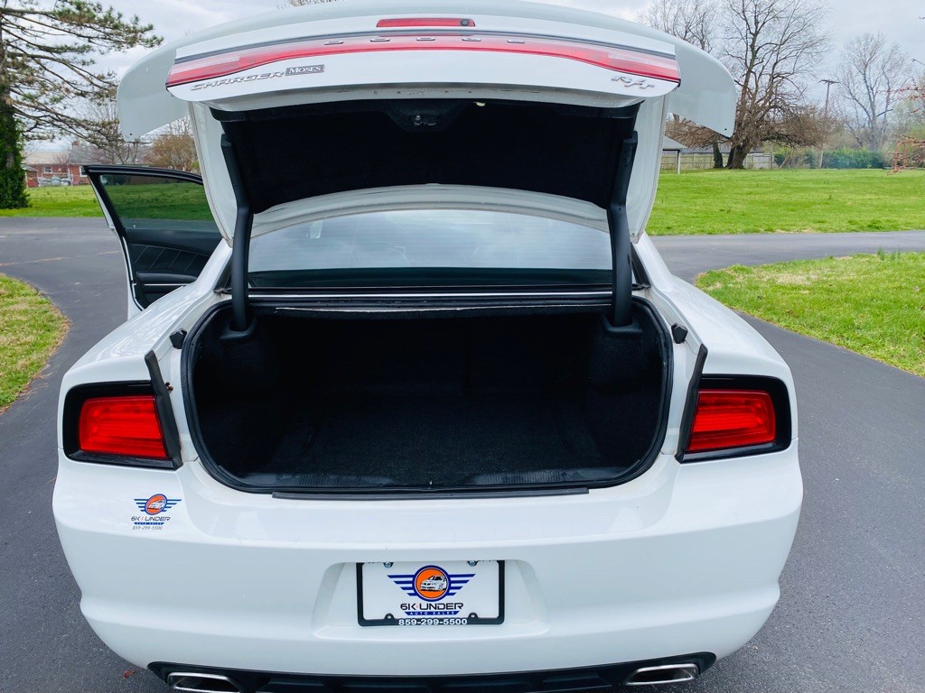 2011 Dodge Charger Image 17