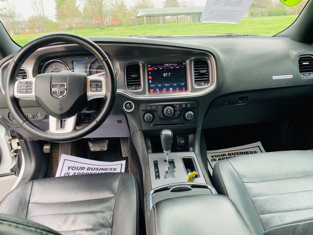 2011 Dodge Charger Image 19