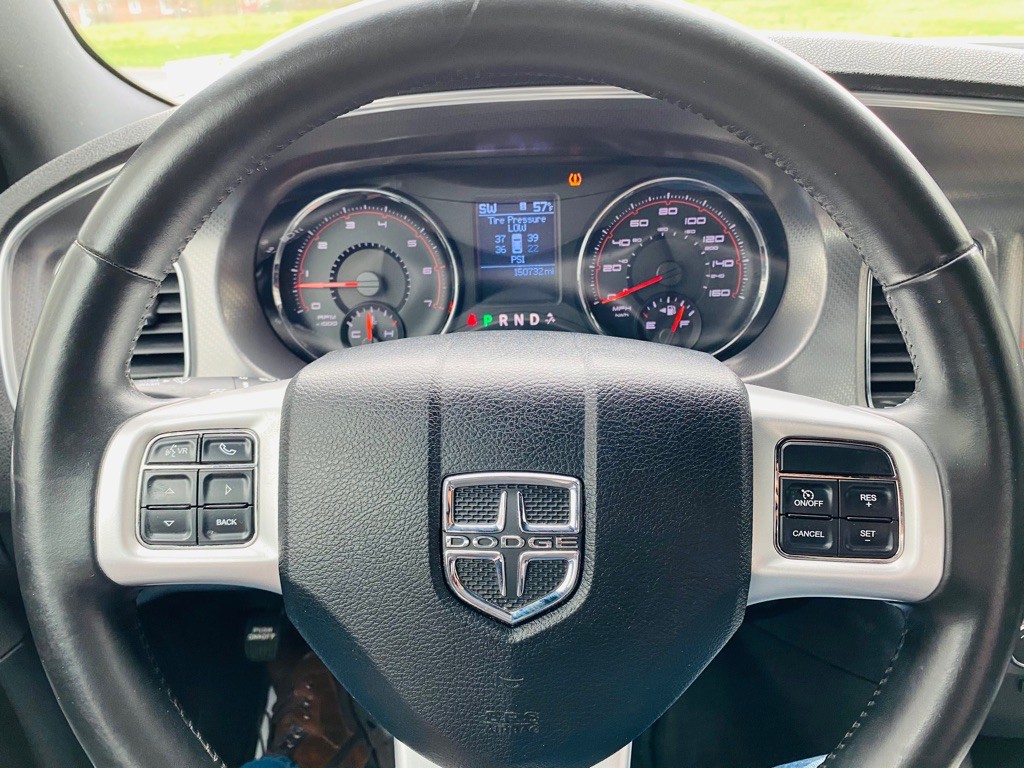 2011 Dodge Charger Image 22