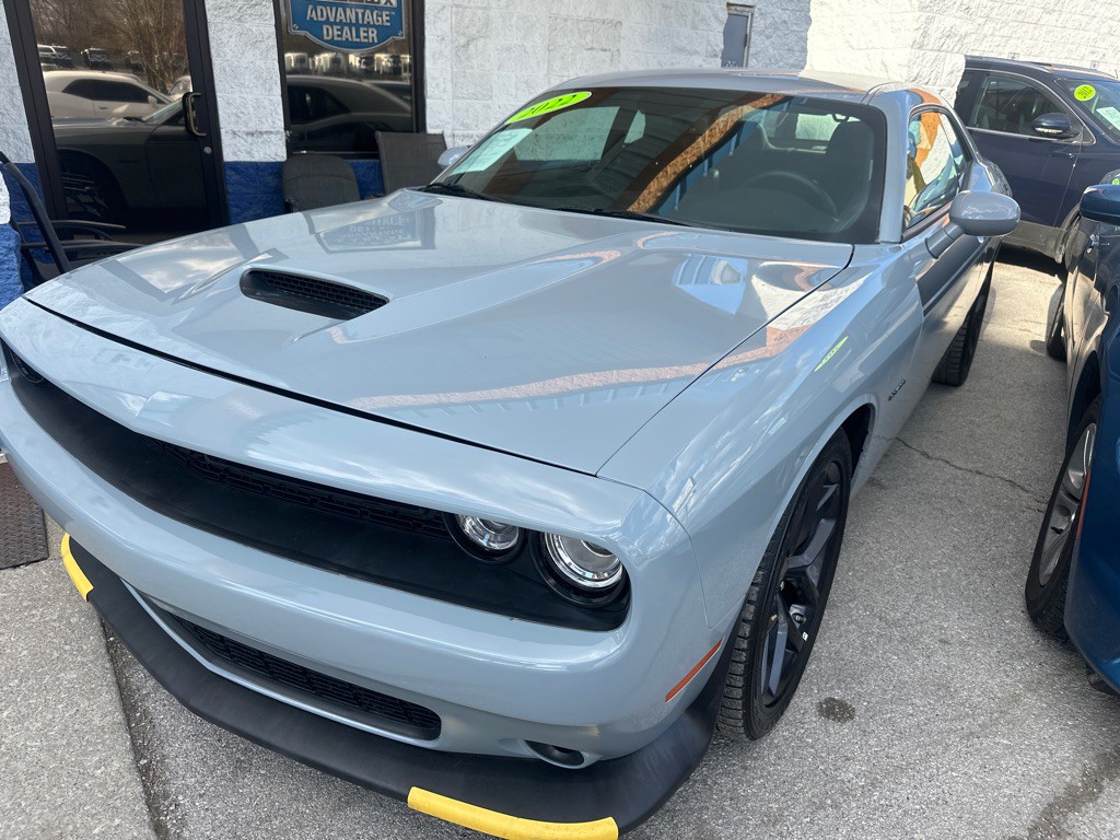 2022 Dodge Challenger Image 2
