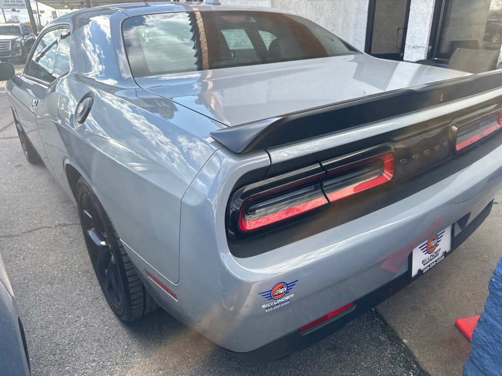 2022 Dodge Challenger Image 4