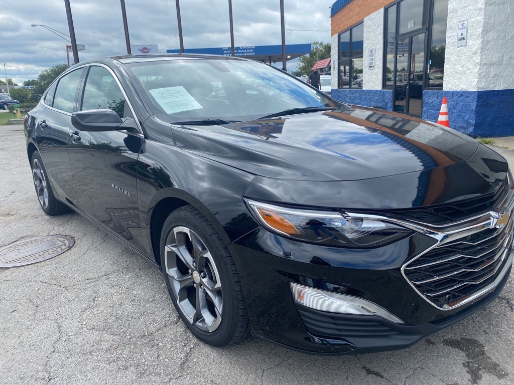 2021 Chevrolet Malibu Image 1