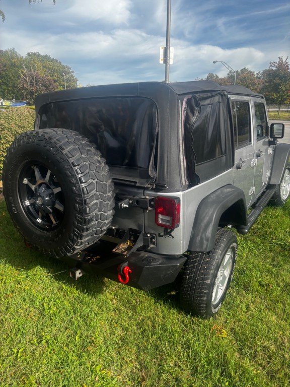 2014 Jeep Wrangler Unlimited Image 2