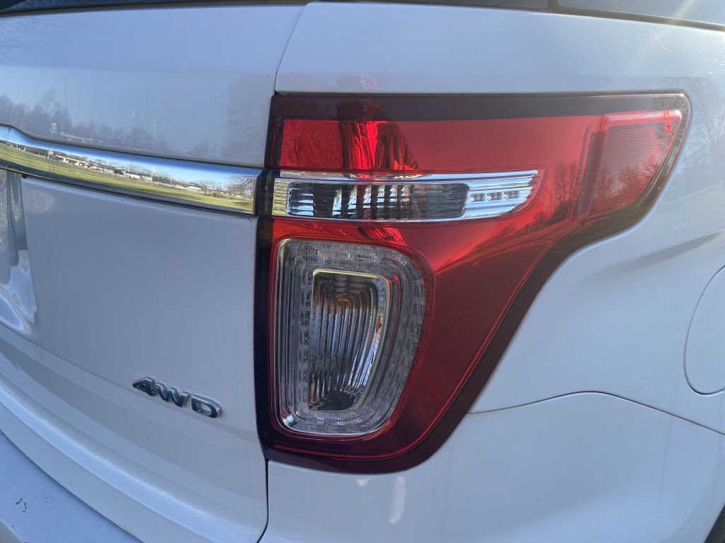 2013 Ford Explorer Image 10