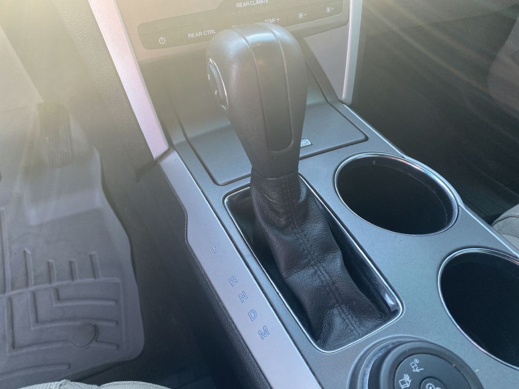 2013 Ford Explorer Image 24