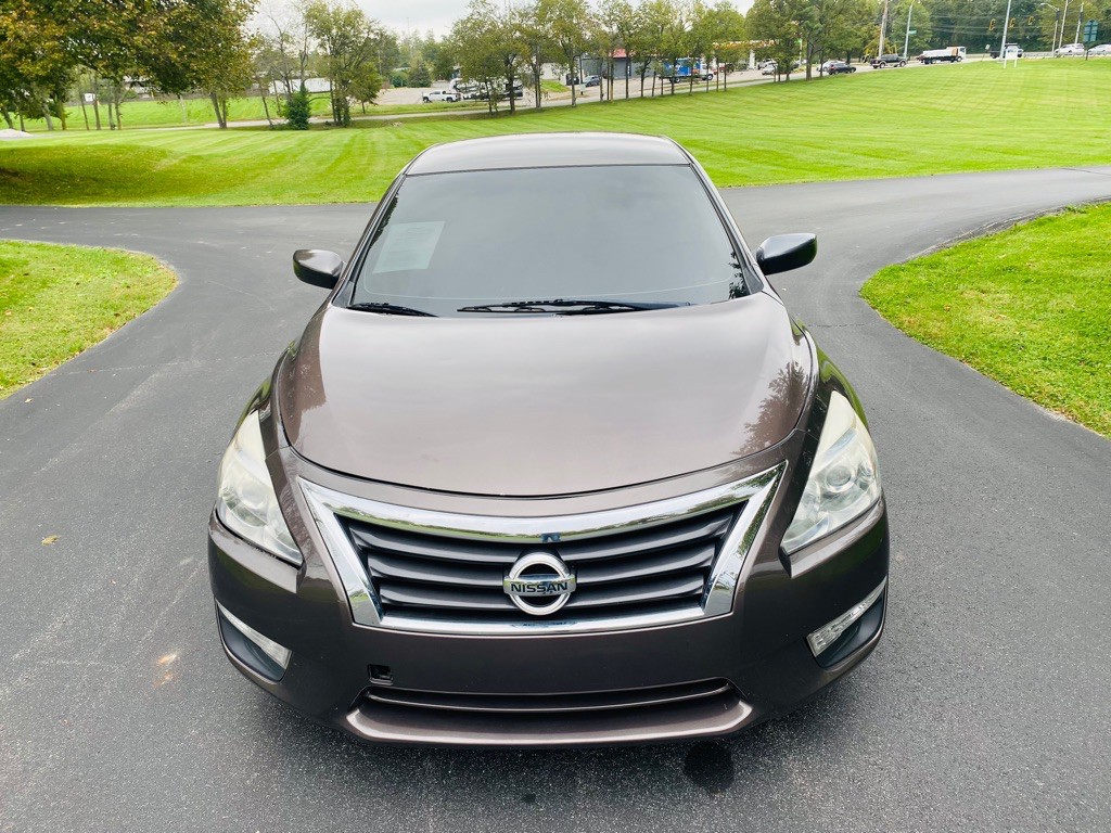 2015 Nissan Altima Image 2