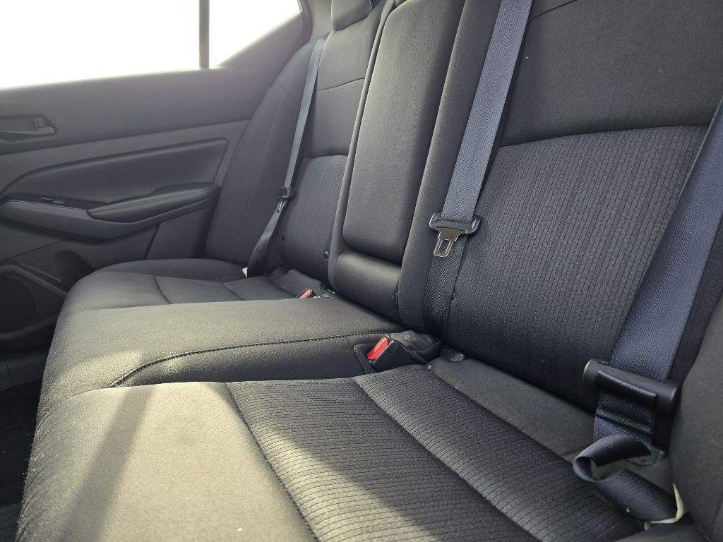 2023 Nissan Altima Image 12