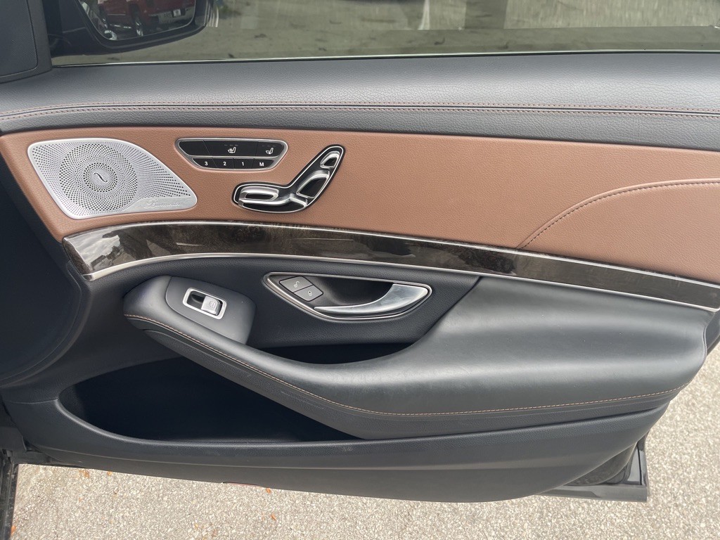 2014 Mercedes-Benz S-Class Image 23