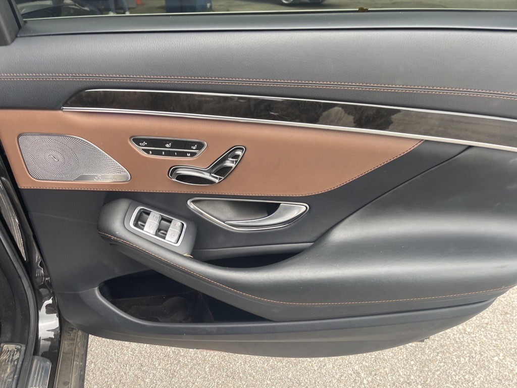 2014 Mercedes-Benz S-Class Image 31