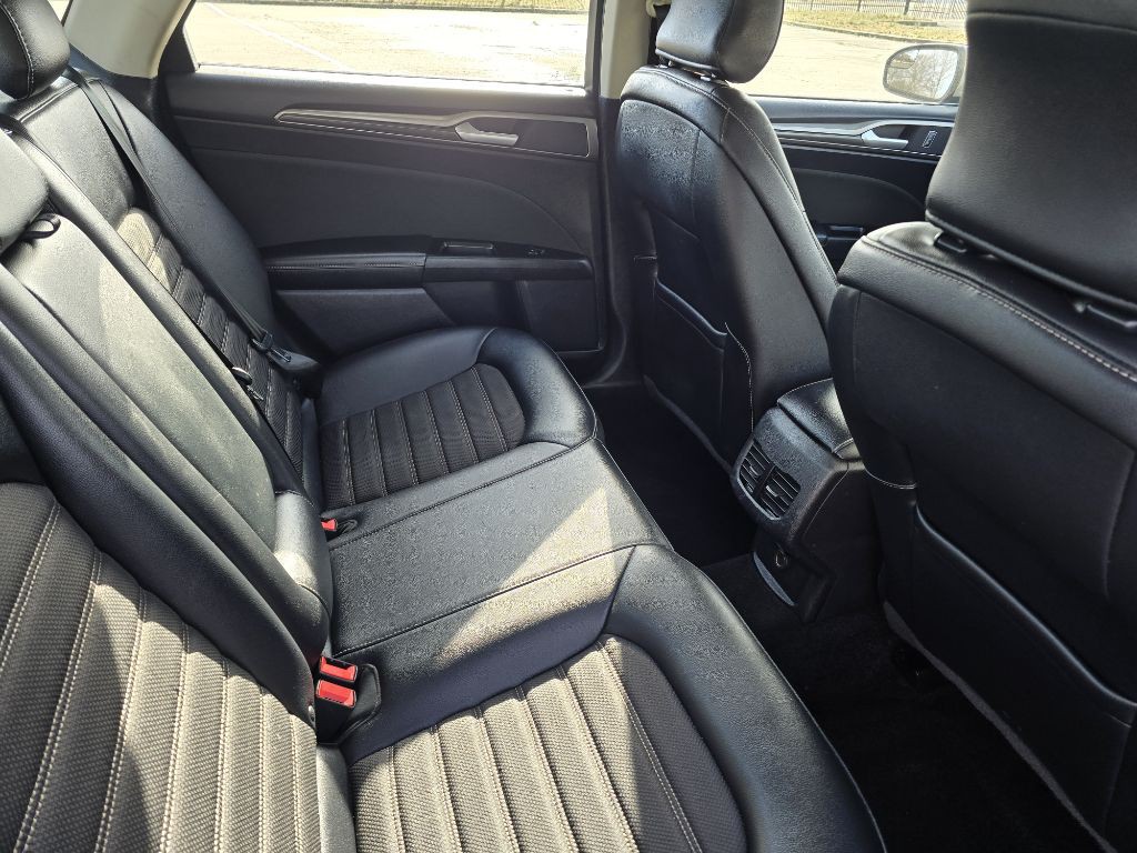 2017 Ford Fusion Image 10