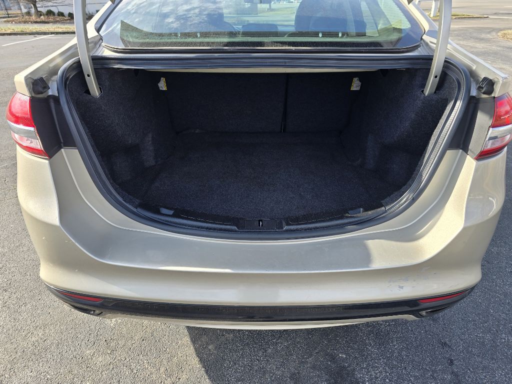 2017 Ford Fusion Image 11