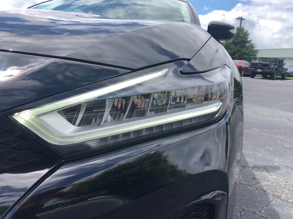 2021 Nissan Maxima Image 2