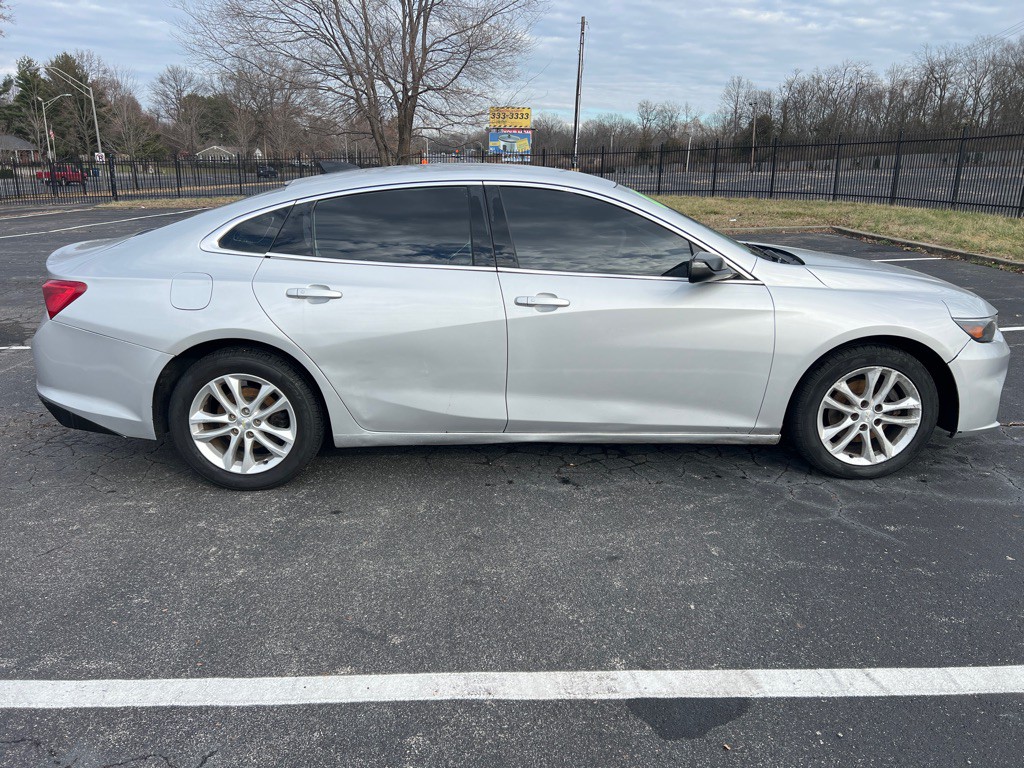 2016 Chevrolet Malibu Image 8