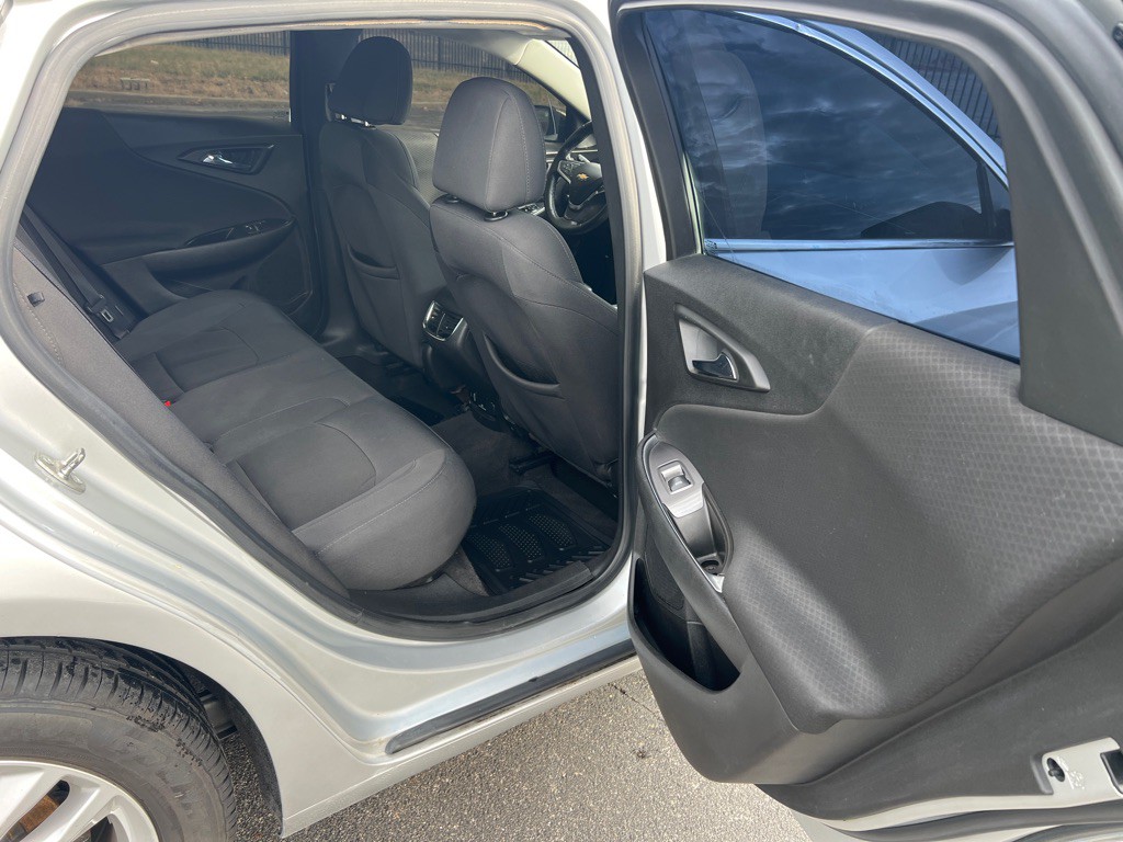 2016 Chevrolet Malibu Image 11