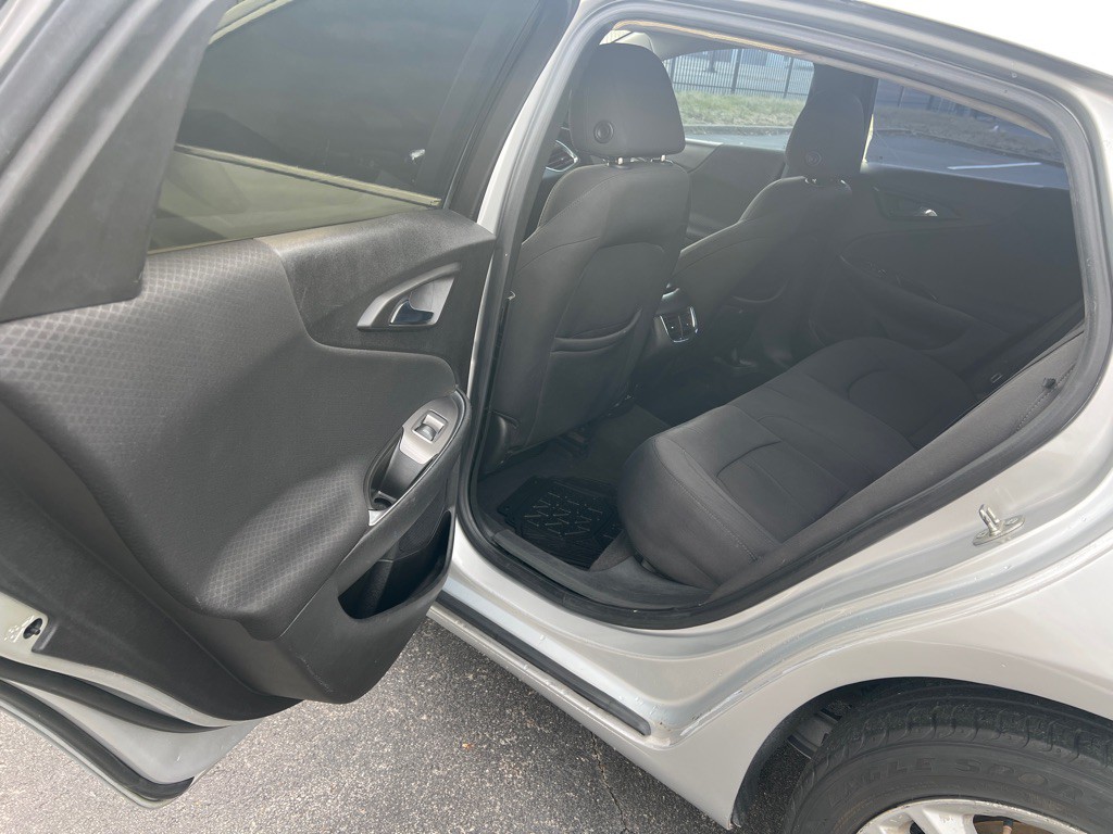 2016 Chevrolet Malibu Image 14