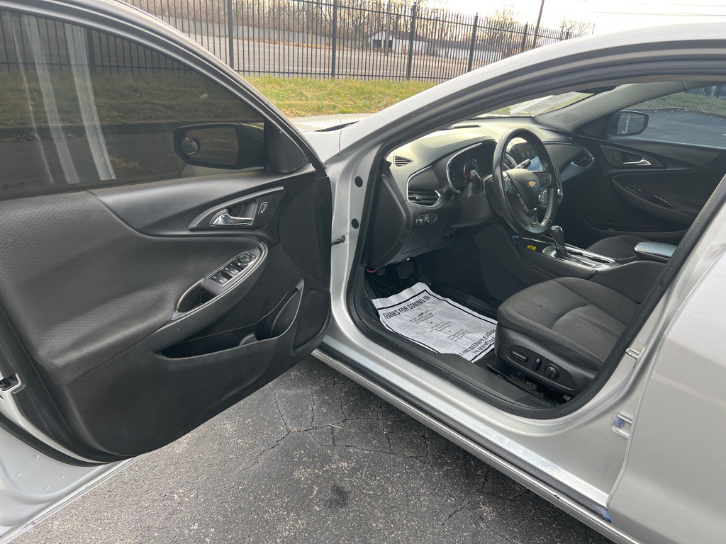 2016 Chevrolet Malibu Image 15