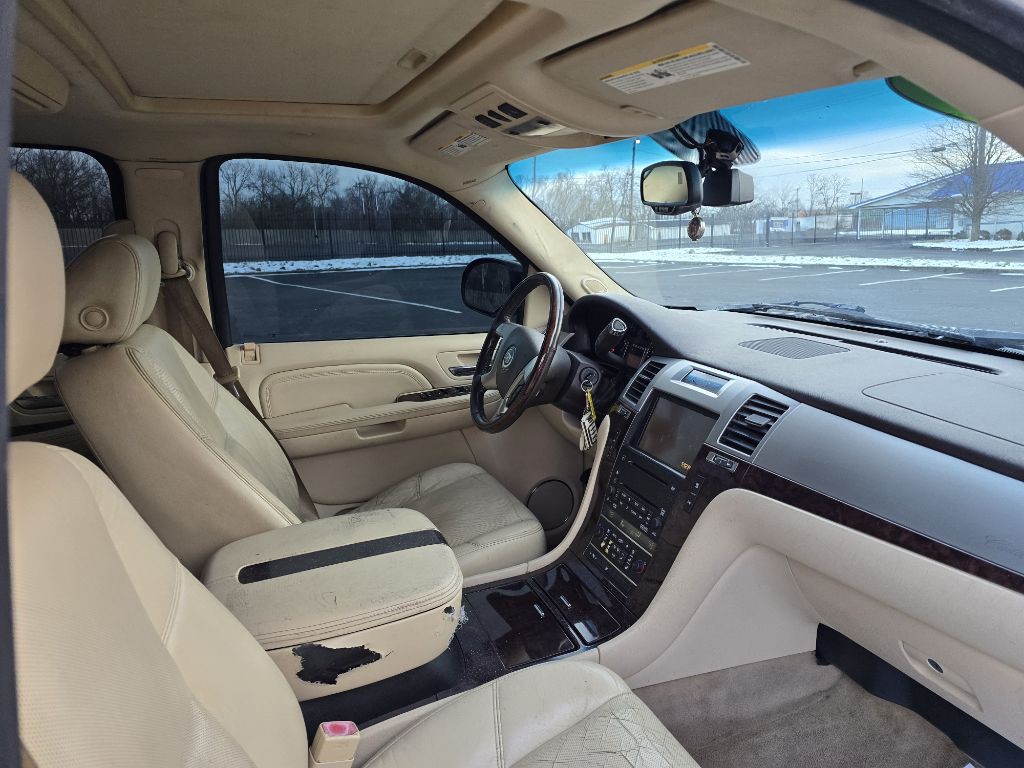 2008 Cadillac Escalade Image 8