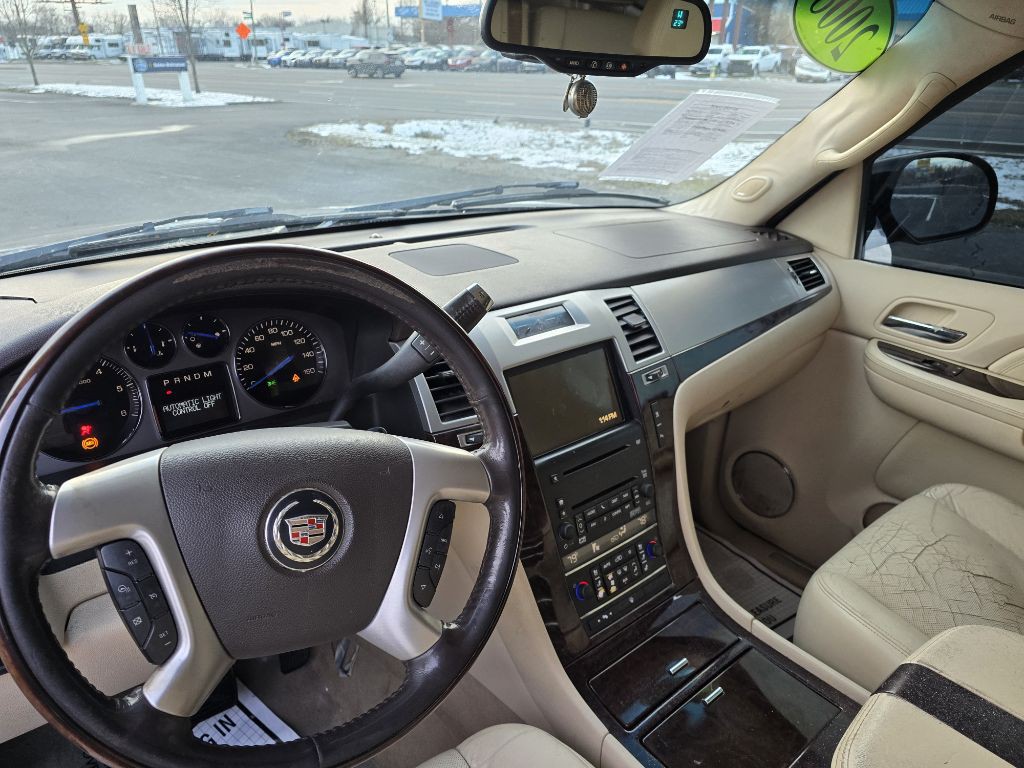 2008 Cadillac Escalade Image 11