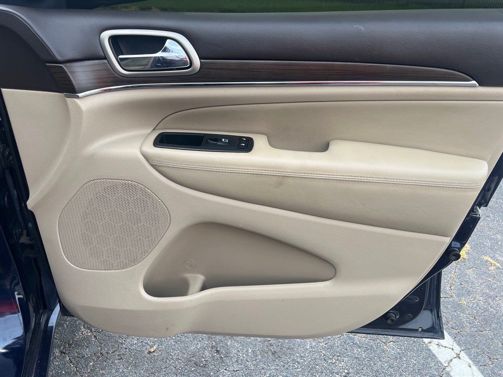 2017 Jeep Grand Cherokee Image 10