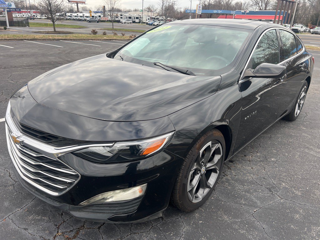 2022 Chevrolet Malibu Image 3