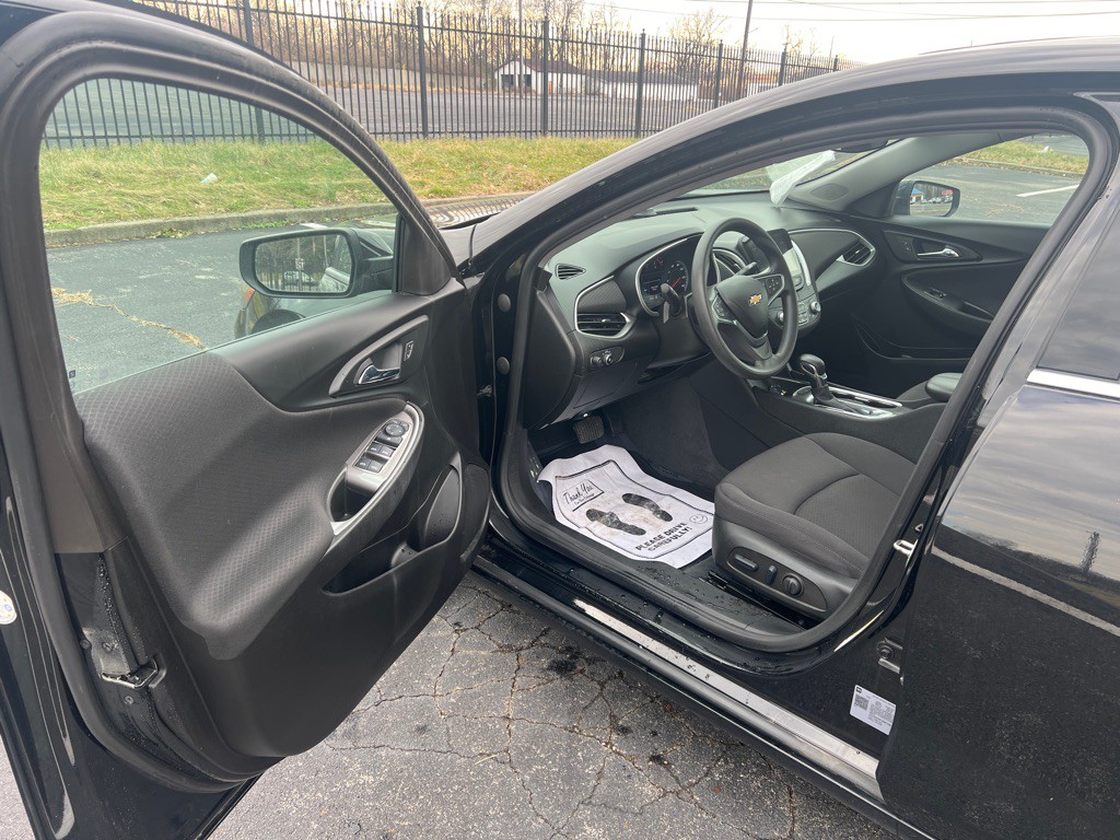 2022 Chevrolet Malibu Image 14