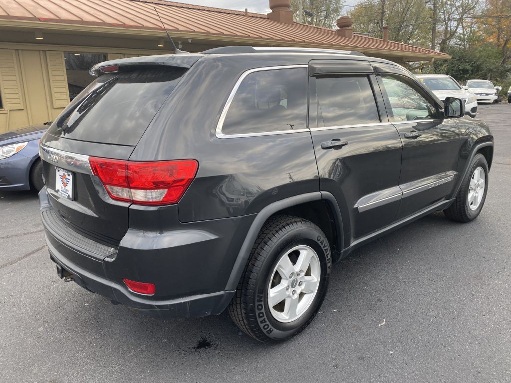 2011 Jeep Grand Cherokee Image 6