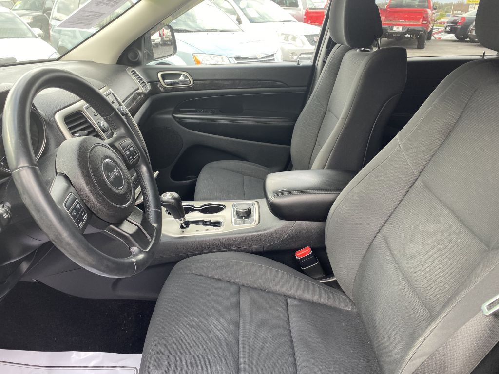 2011 Jeep Grand Cherokee Image 13