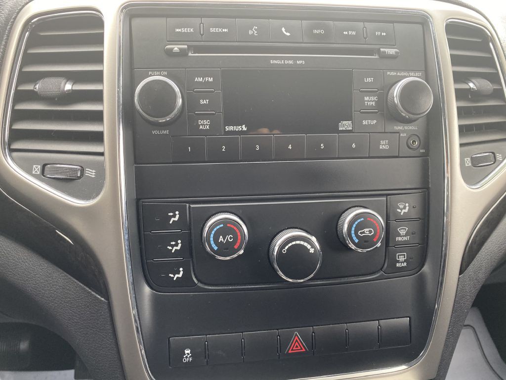 2011 Jeep Grand Cherokee Image 22