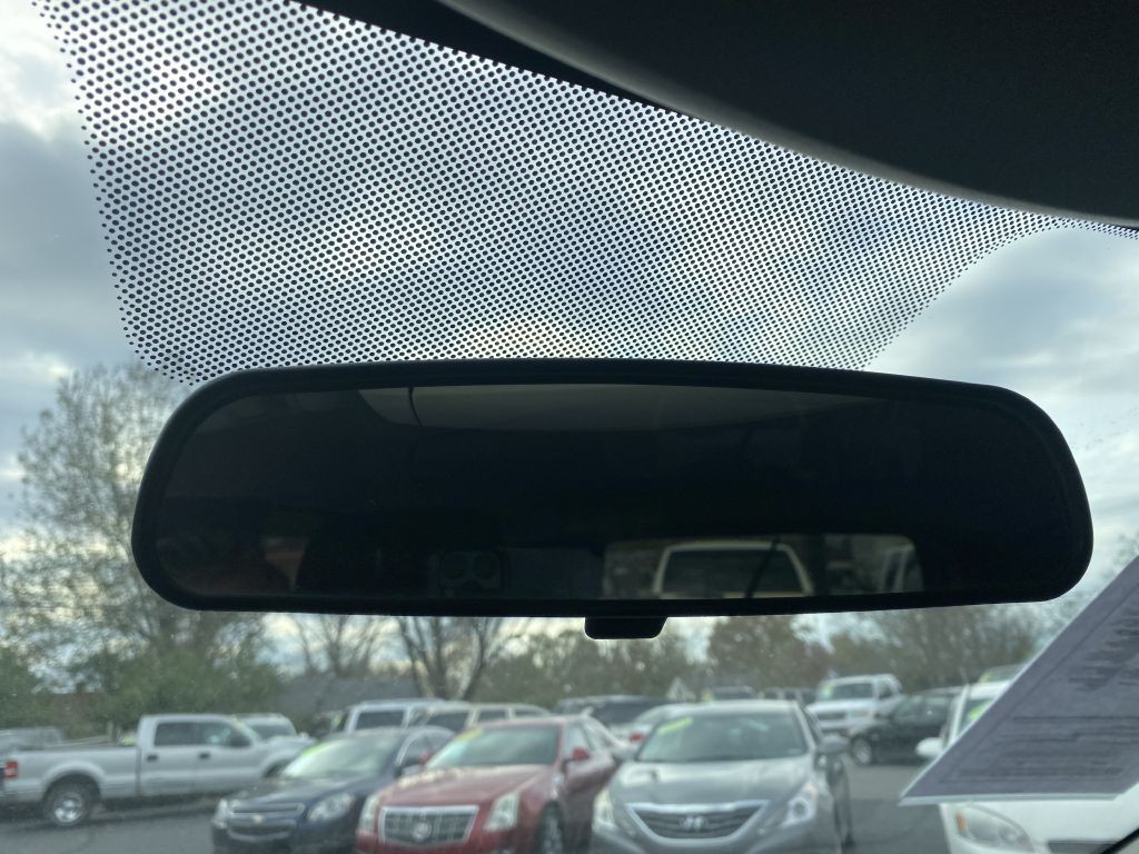 2011 Jeep Grand Cherokee Image 23