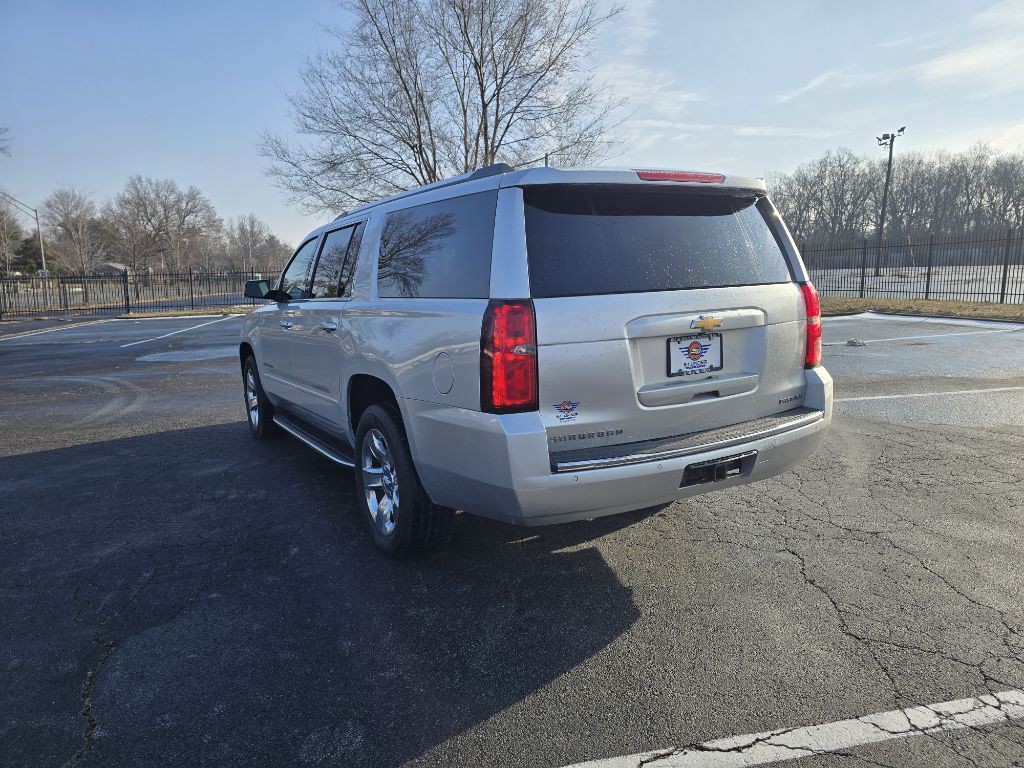 2020 Chevrolet Suburban Image 3
