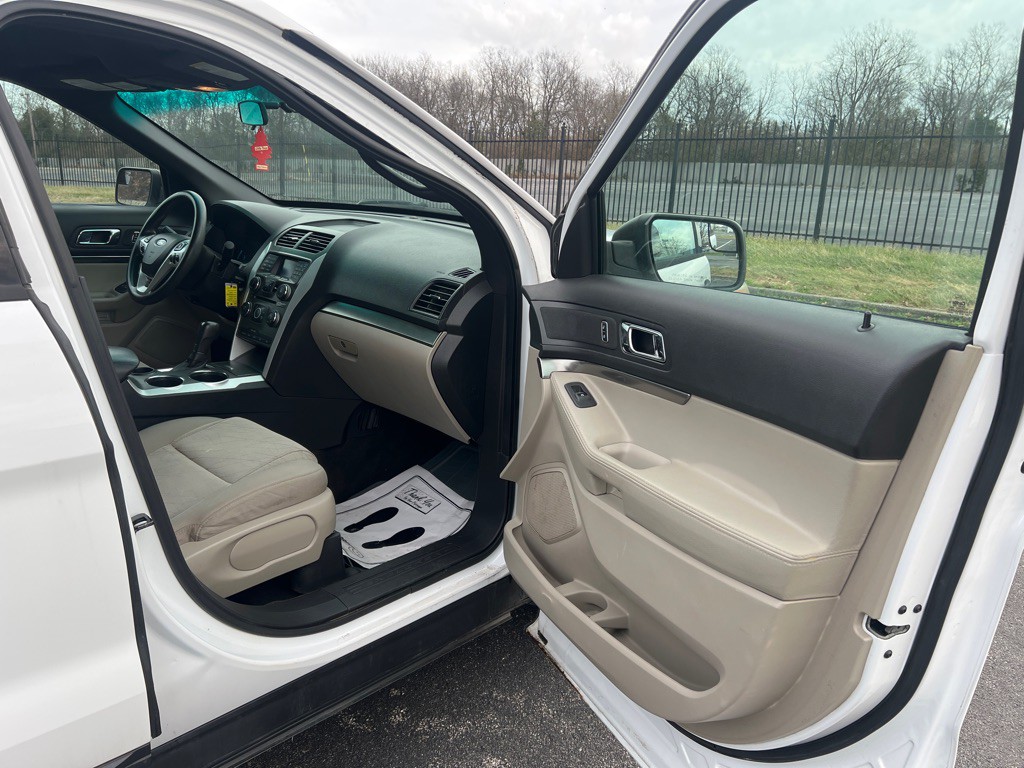 2014 Ford Explorer Image 9
