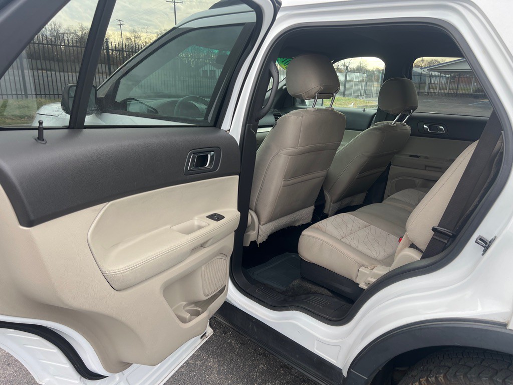 2014 Ford Explorer Image 14