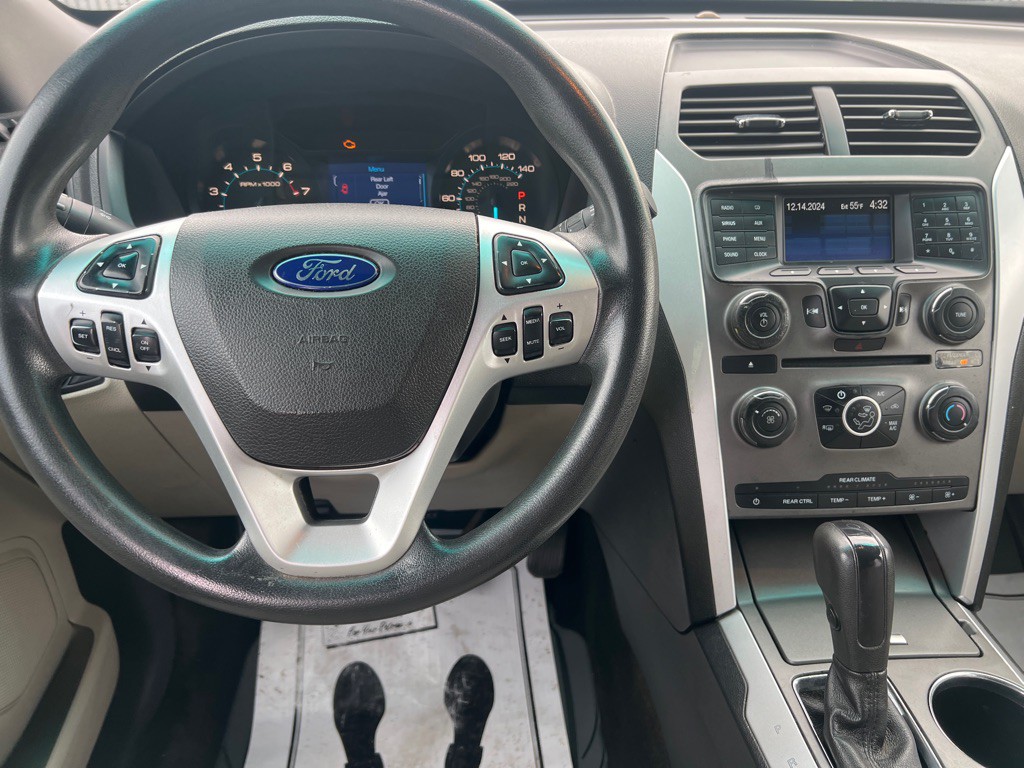2014 Ford Explorer Image 17