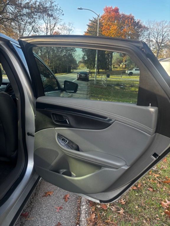 2015 Chevrolet Impala Image 12