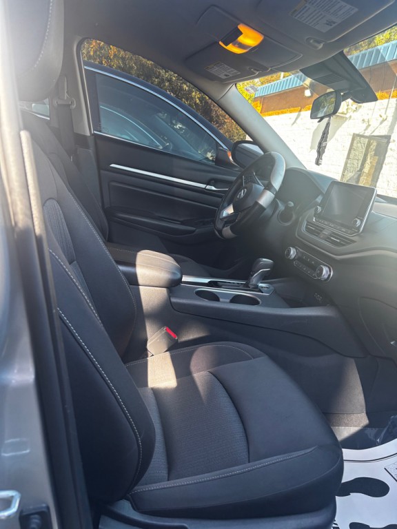2022 Nissan Altima Image 6