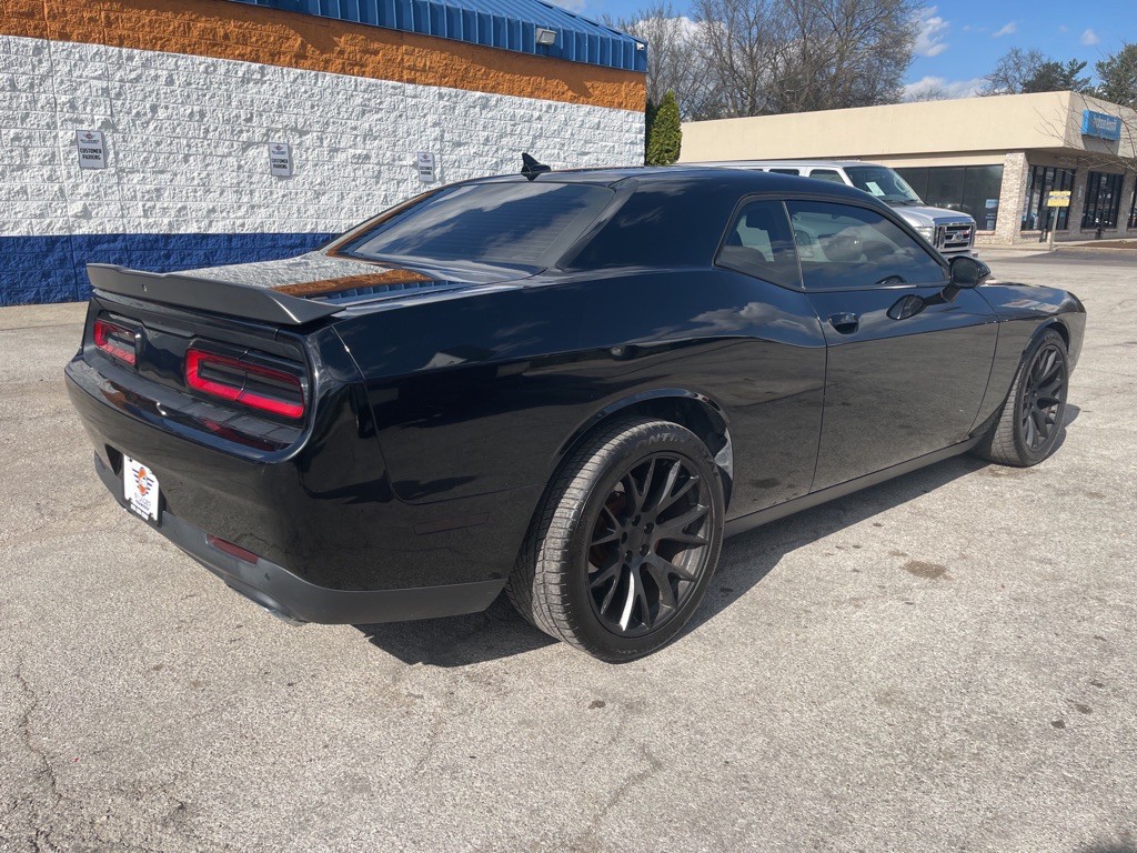 2015 Dodge Challenger Image 8