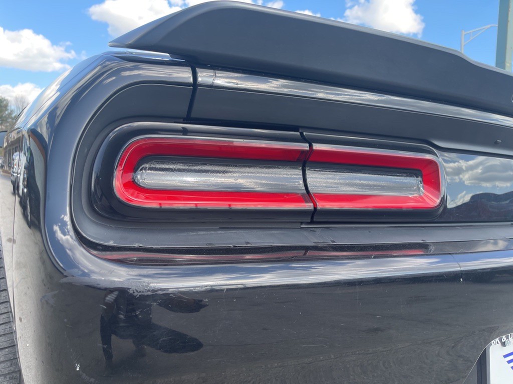 2015 Dodge Challenger Image 17