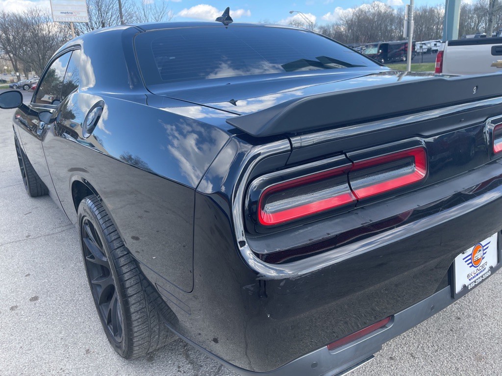 2015 Dodge Challenger Image 19