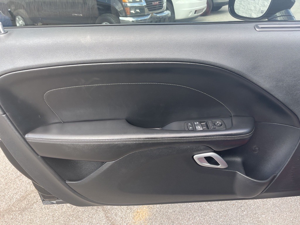 2015 Dodge Challenger Image 20