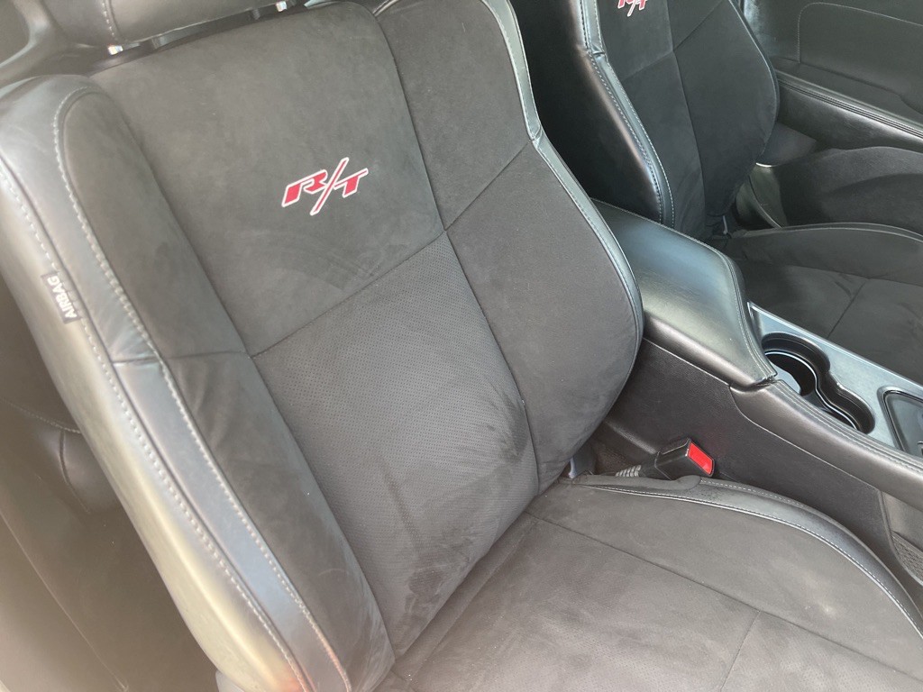 2015 Dodge Challenger Image 28