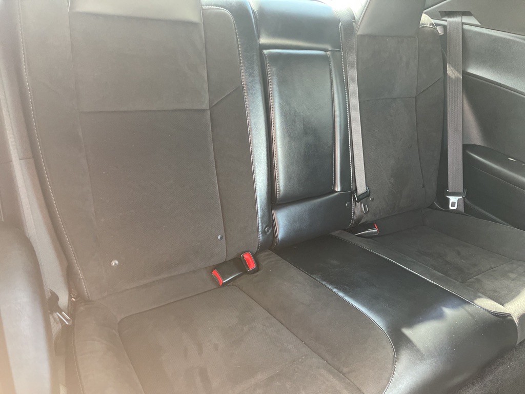 2015 Dodge Challenger Image 30