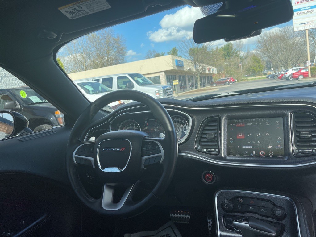 2015 Dodge Challenger Image 31