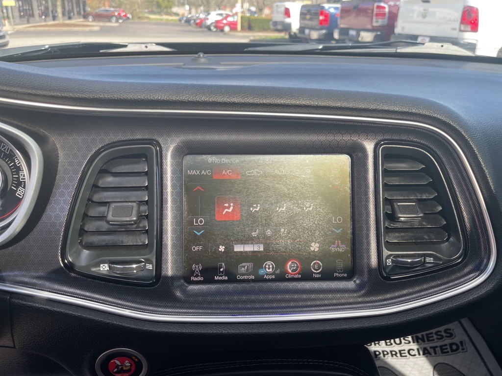 2015 Dodge Challenger Image 33