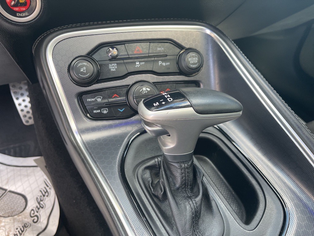 2015 Dodge Challenger Image 34