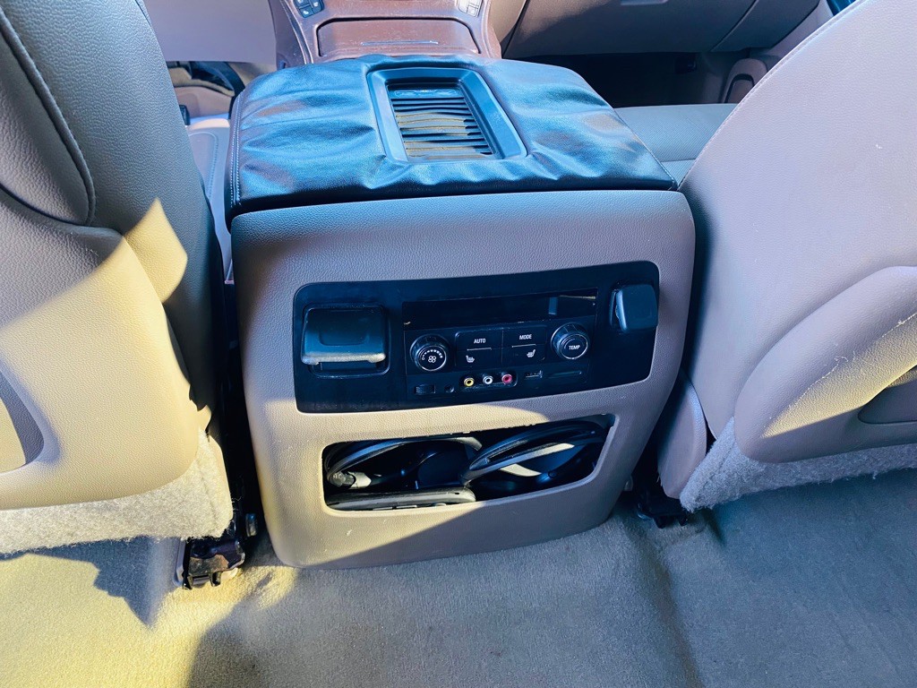 2015 Chevrolet Tahoe Image 17