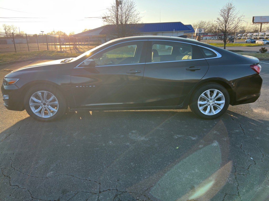 2022 Chevrolet Malibu Image 4