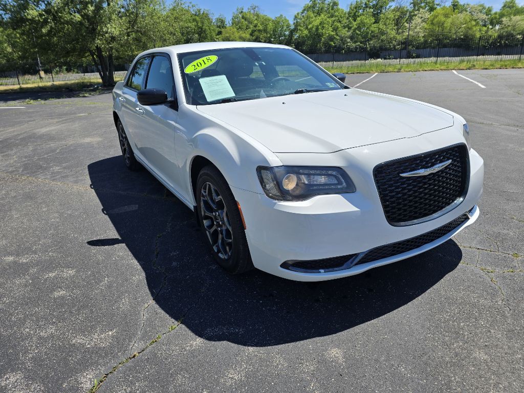 2018 Chrysler 300 Image 4
