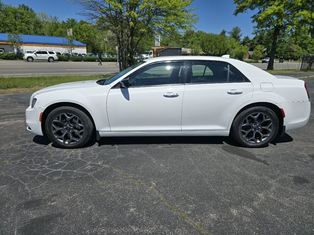 2018 Chrysler 300 Image 5